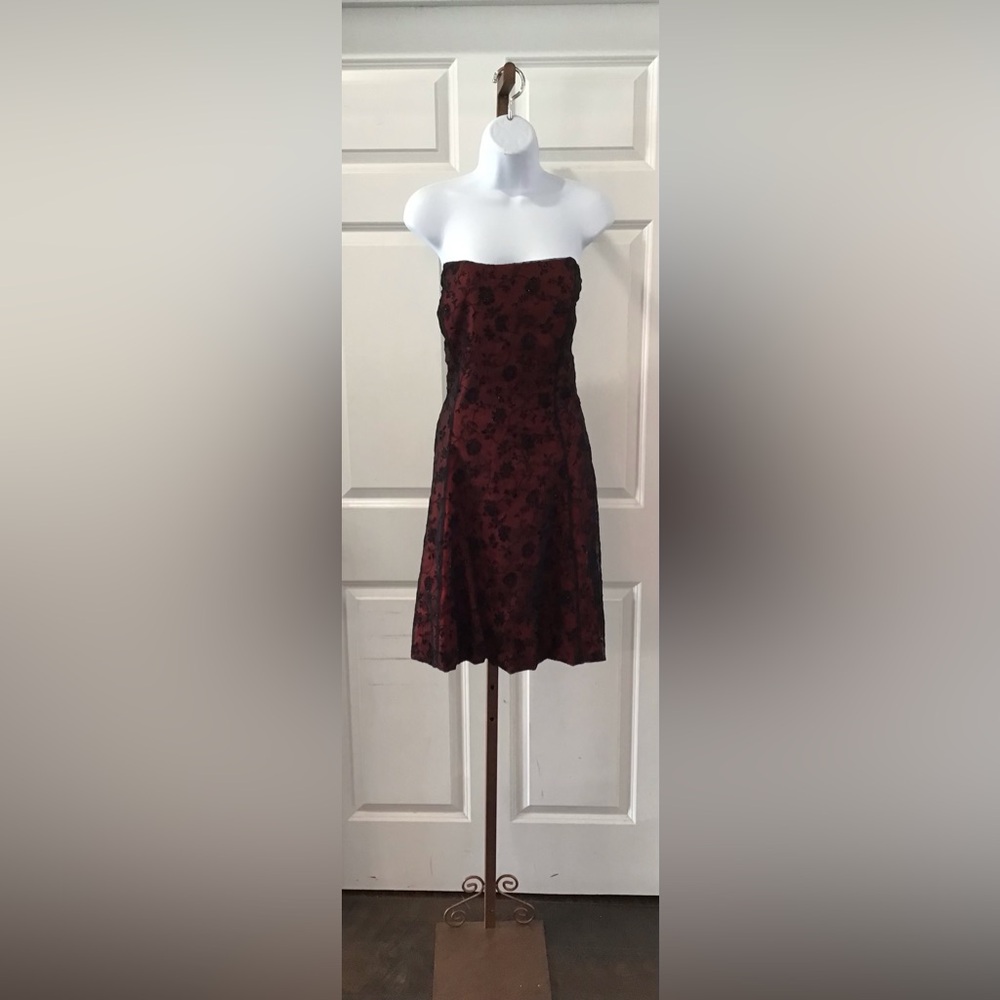 Dave & Johnny Dark Red Strapless Dress